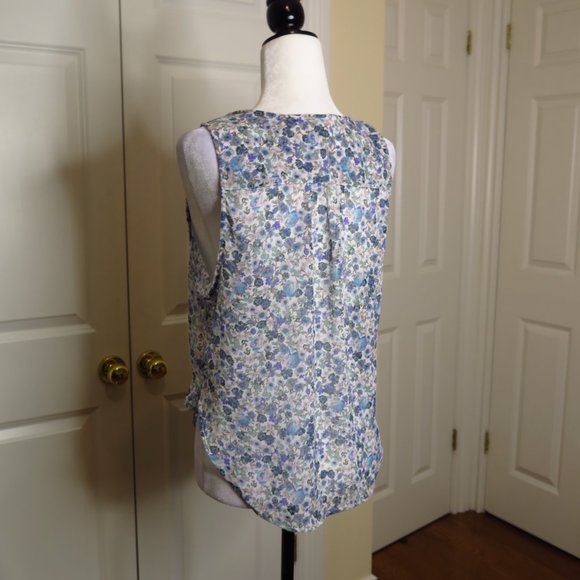 Garage Sheer Floral Top Blue and White - Picture 12 of 13